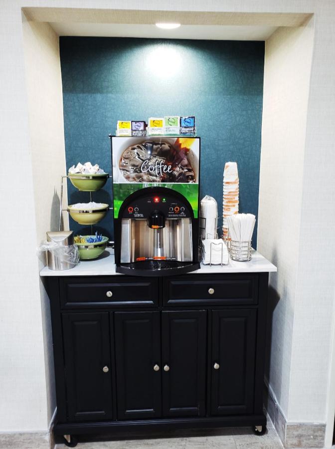 Quality Inn & Suites Clemmons I-40 Экстерьер фото