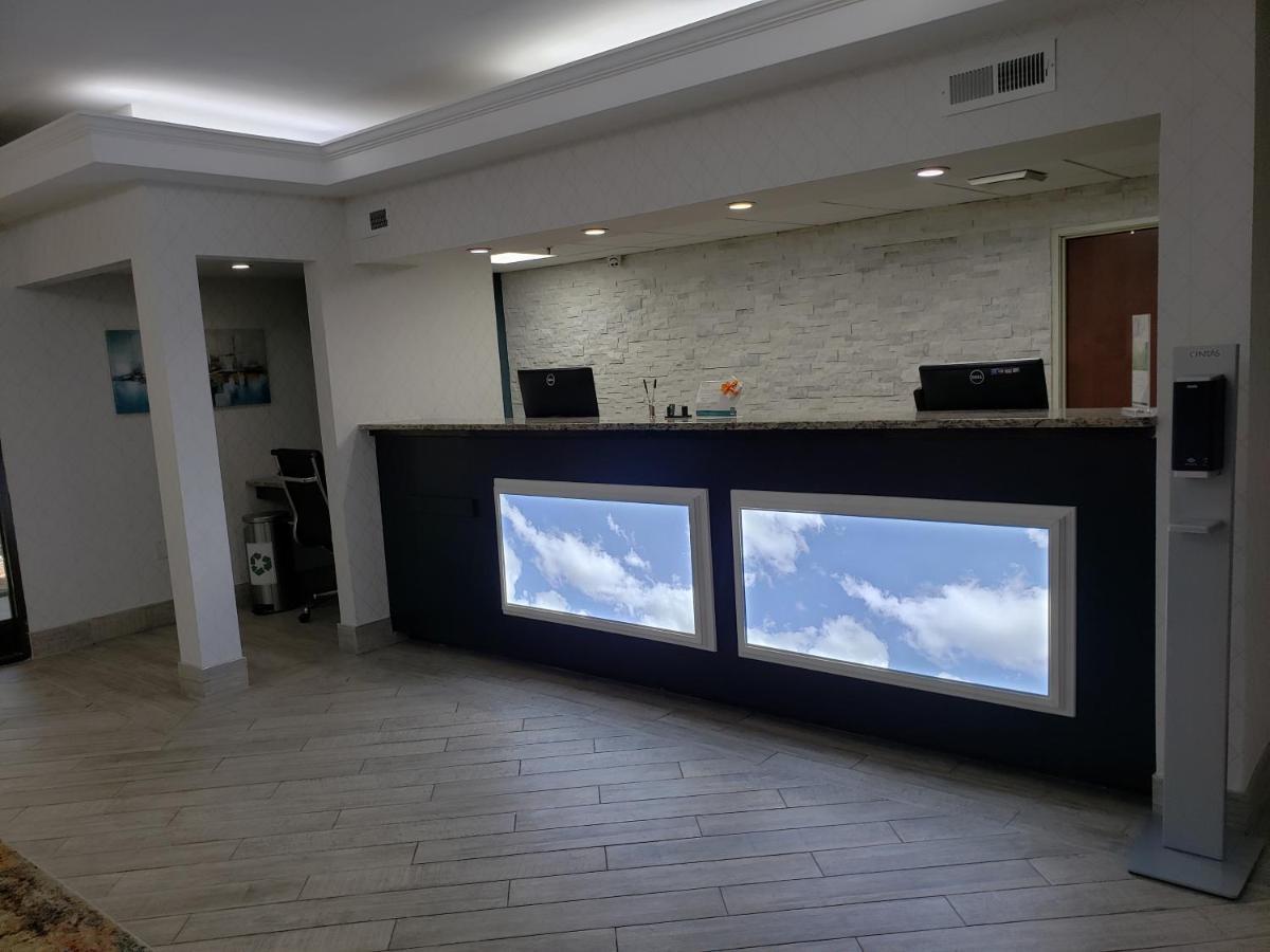 Quality Inn & Suites Clemmons I-40 Экстерьер фото