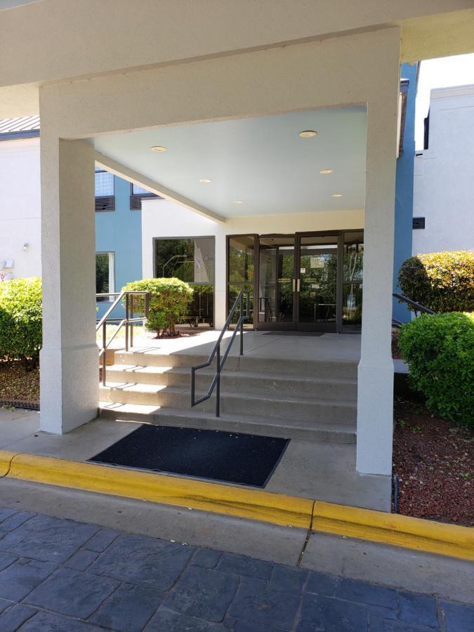 Quality Inn & Suites Clemmons I-40 Экстерьер фото