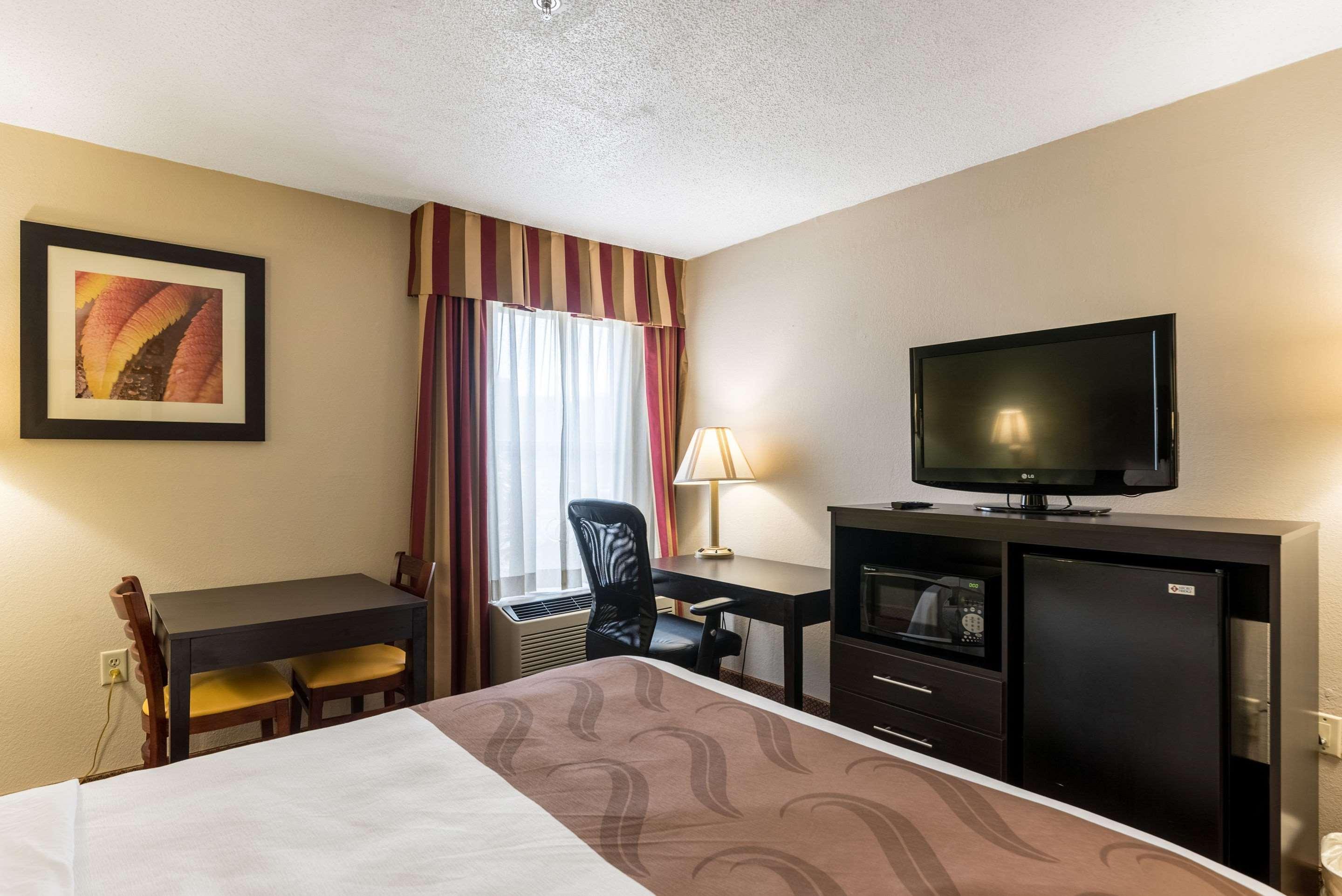 Quality Inn & Suites Clemmons I-40 Экстерьер фото