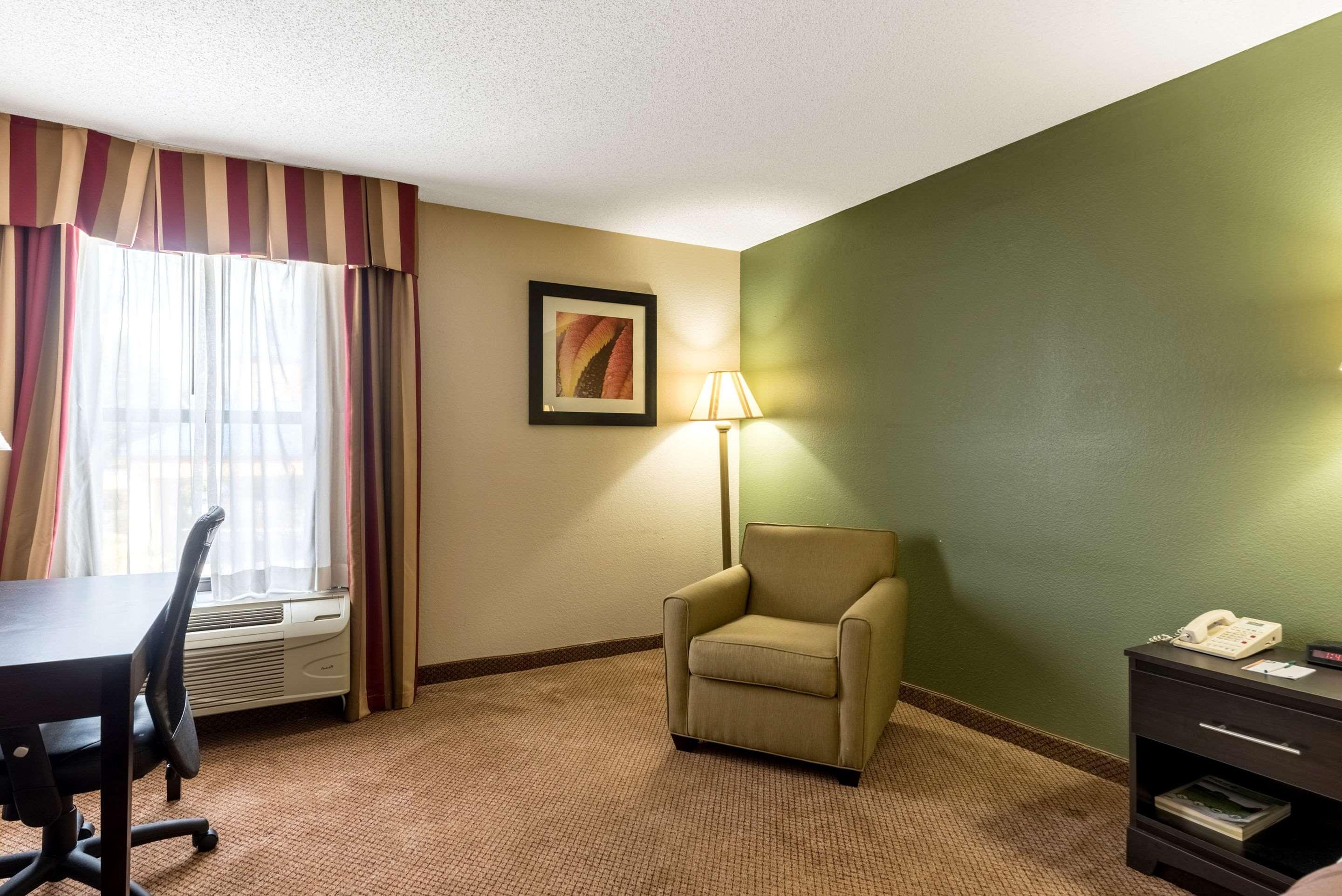 Quality Inn & Suites Clemmons I-40 Экстерьер фото