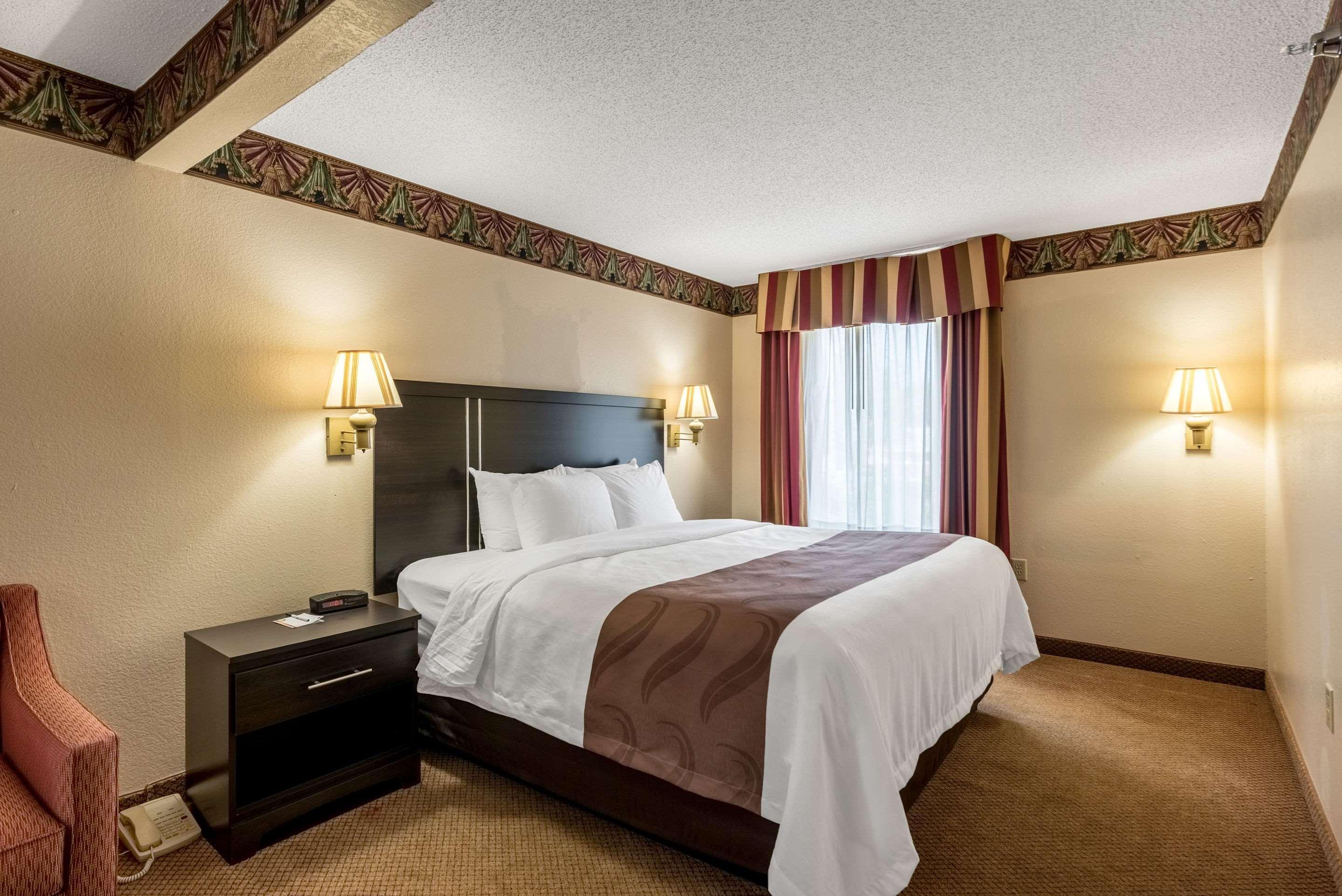 Quality Inn & Suites Clemmons I-40 Экстерьер фото