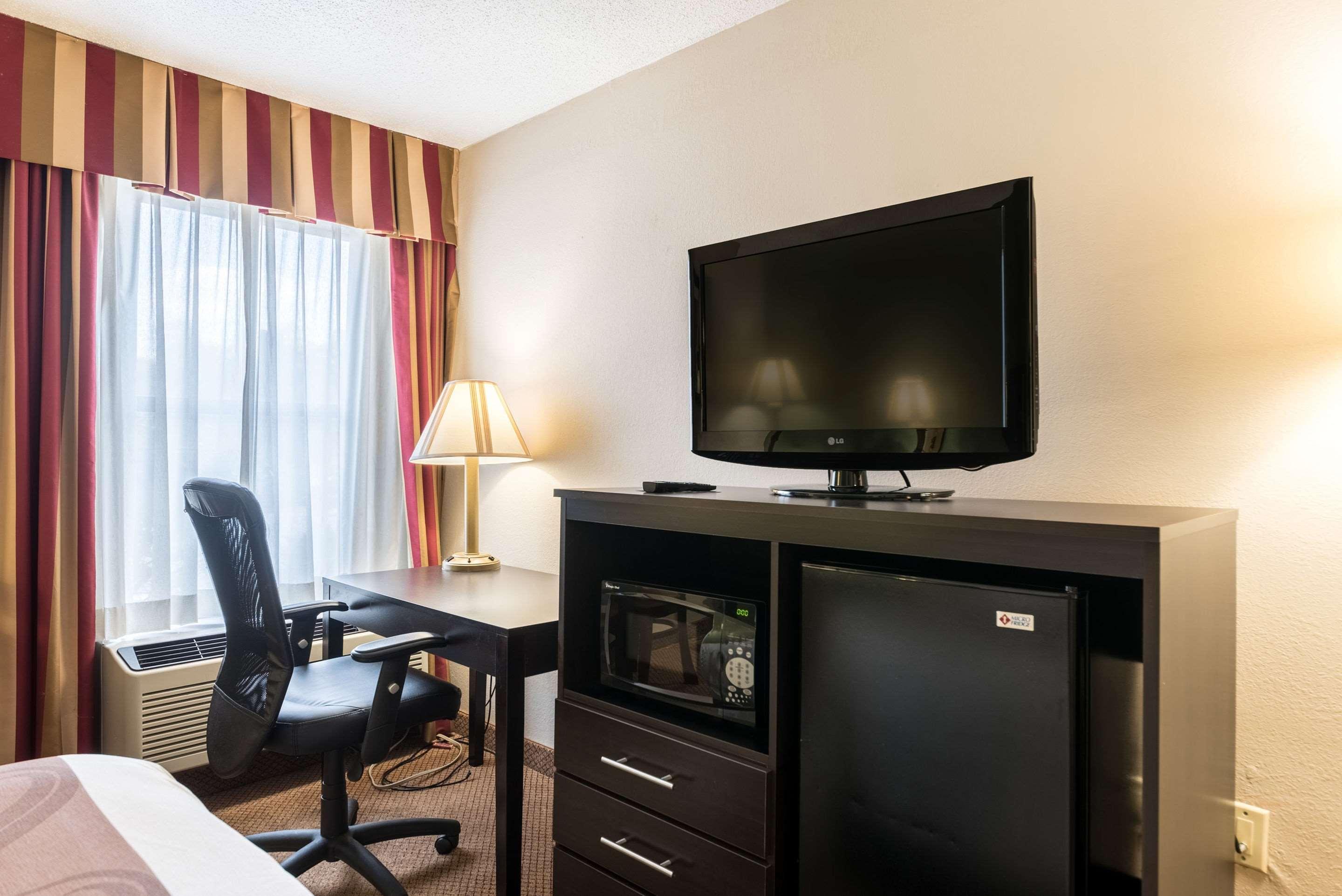 Quality Inn & Suites Clemmons I-40 Экстерьер фото