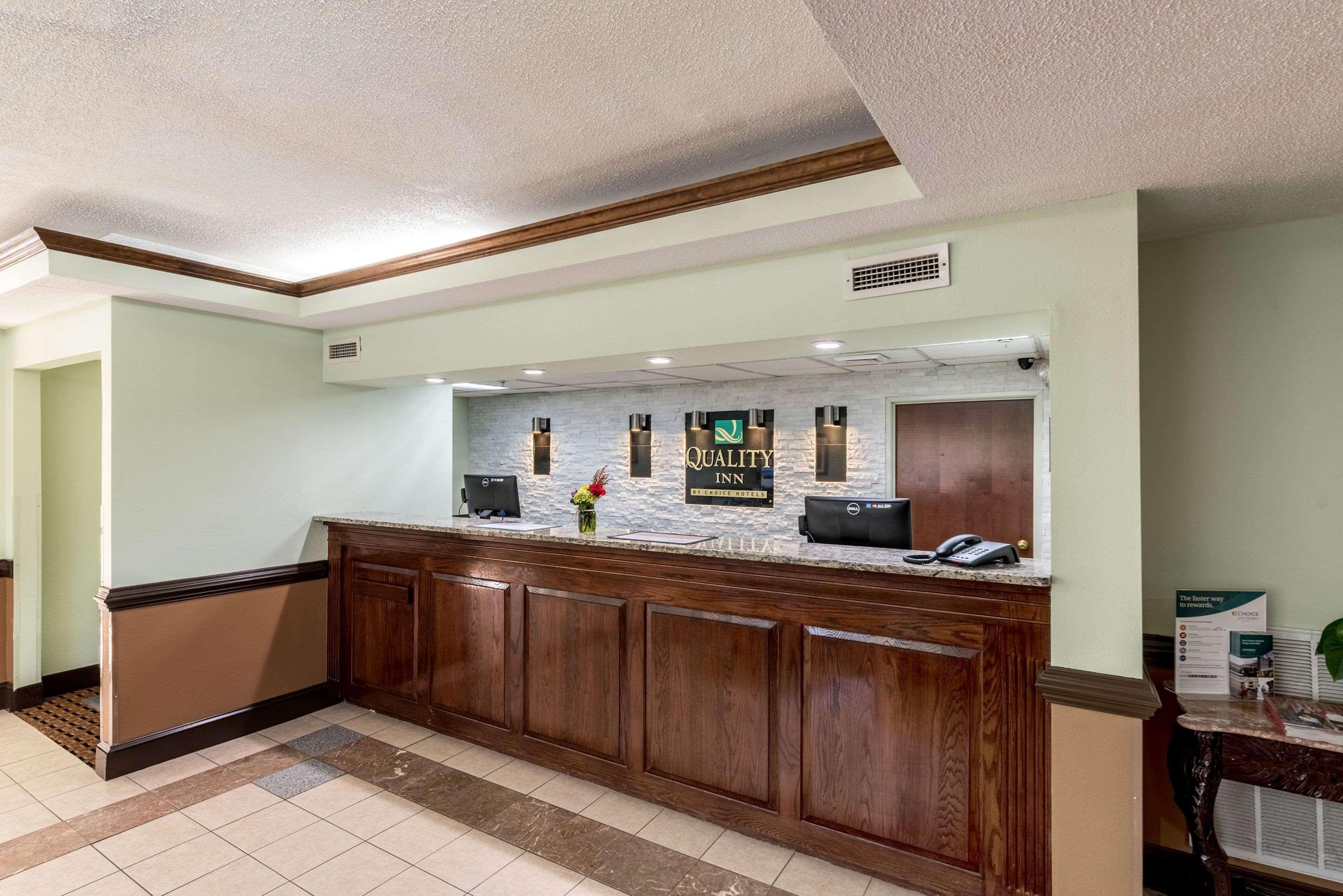 Quality Inn & Suites Clemmons I-40 Экстерьер фото