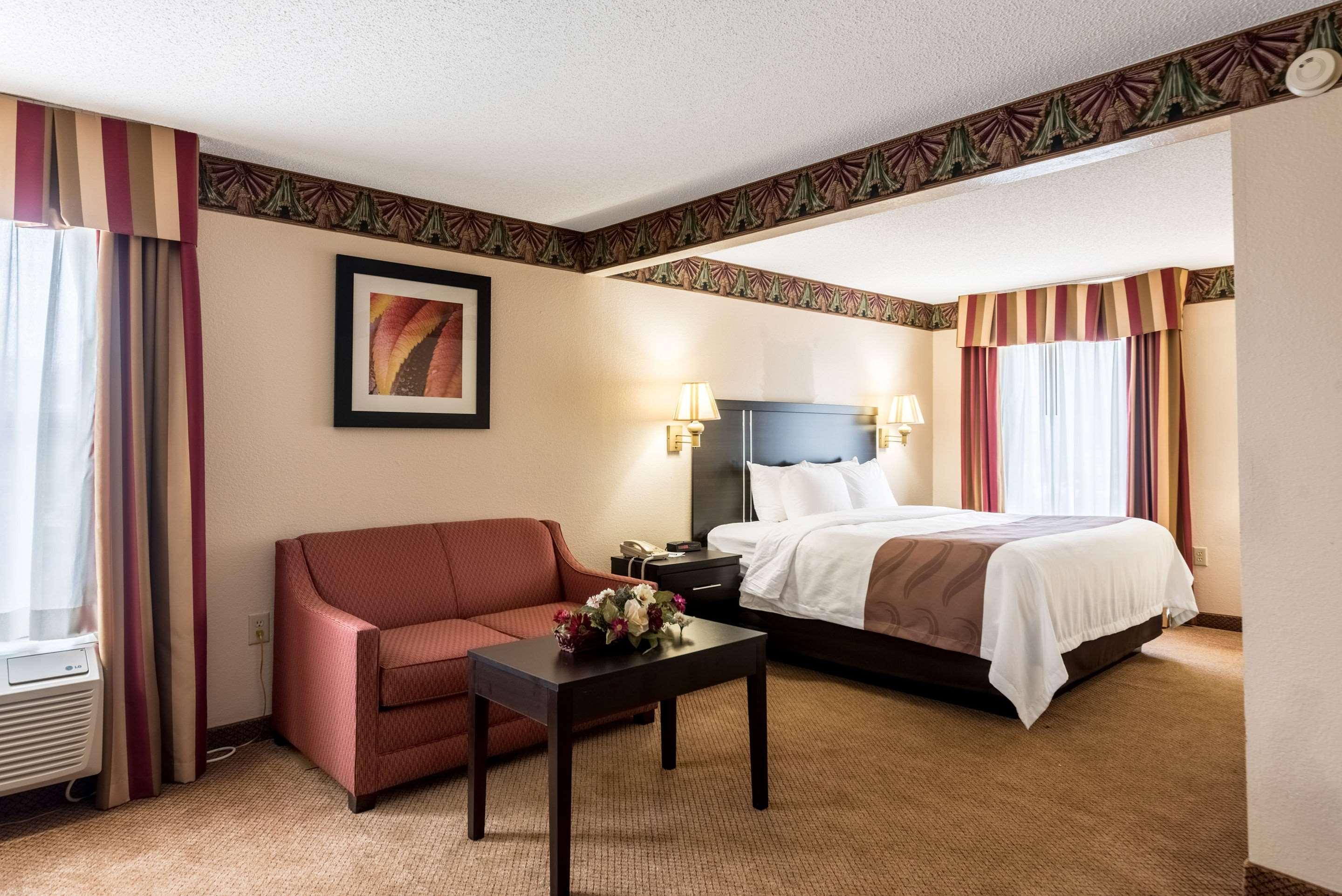 Quality Inn & Suites Clemmons I-40 Экстерьер фото