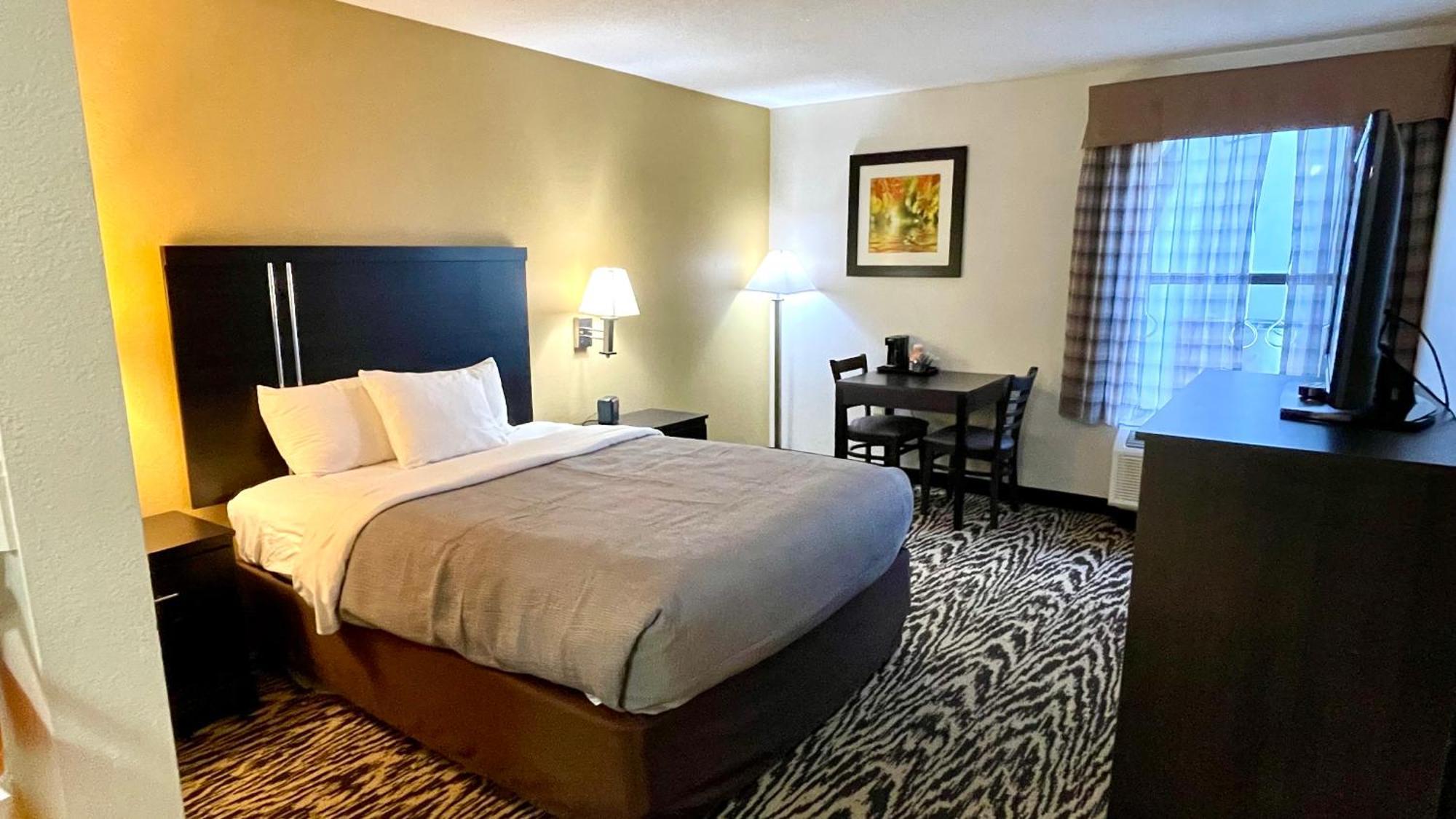 Quality Inn & Suites Clemmons I-40 Экстерьер фото